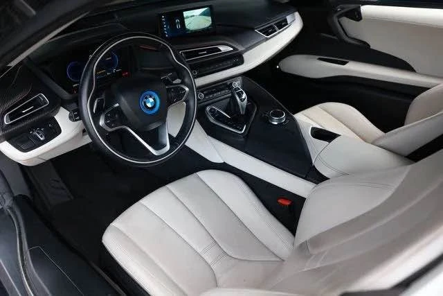 2020 BMW i8 - Image 7 of 16