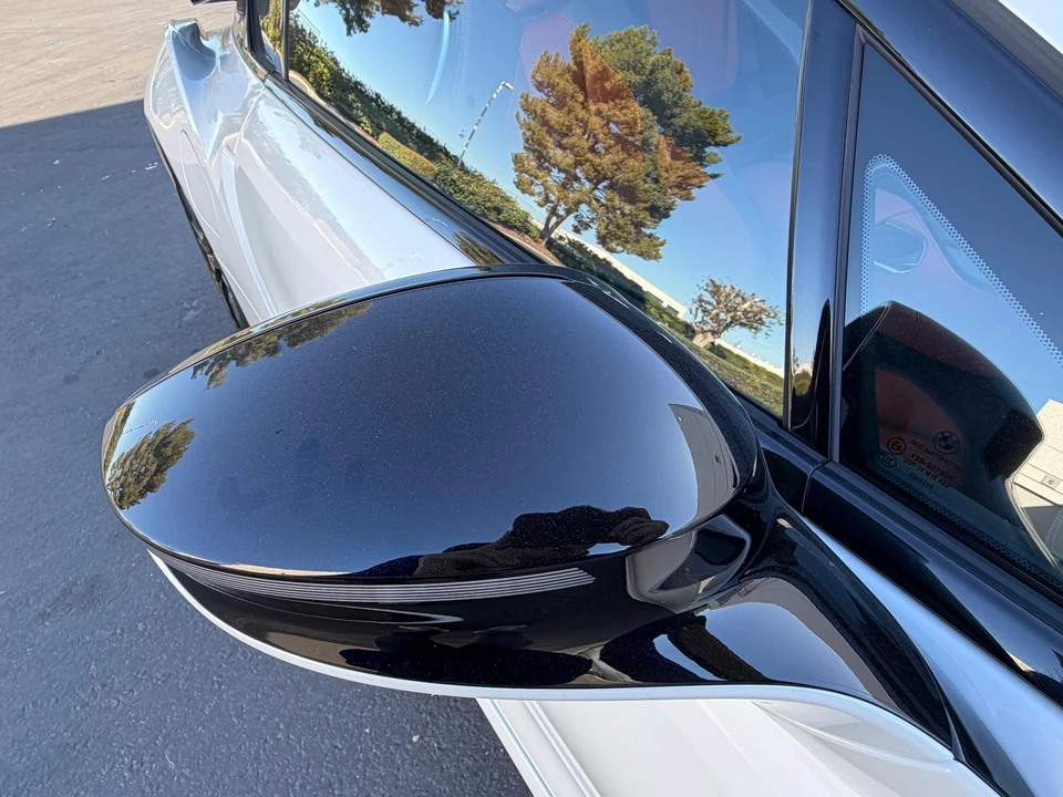 2020 BMW i8 - Image 24 of 31