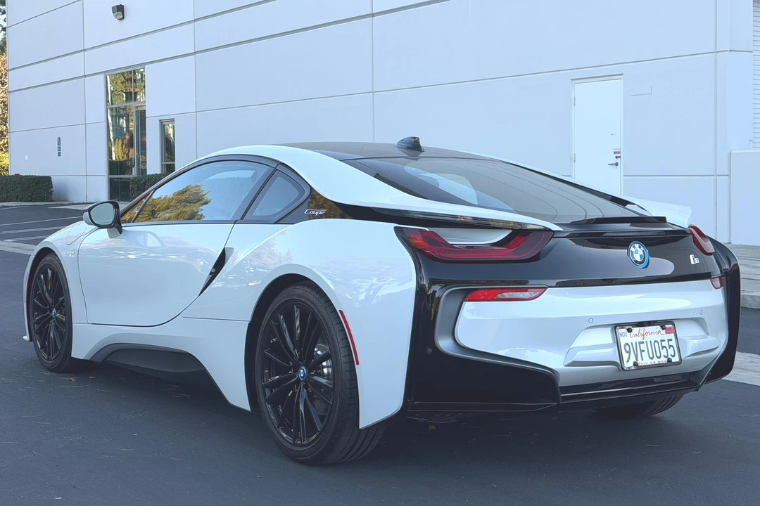 2020 BMW i8 - Image 4 of 31