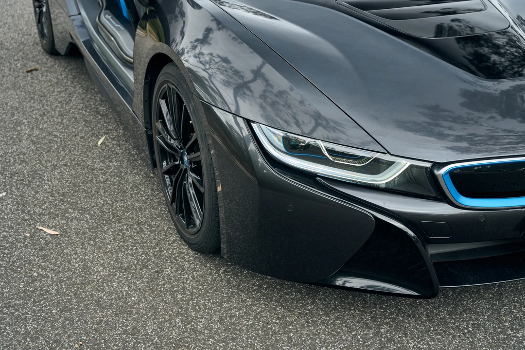 2020 BMW i8 - Image 21 of 31