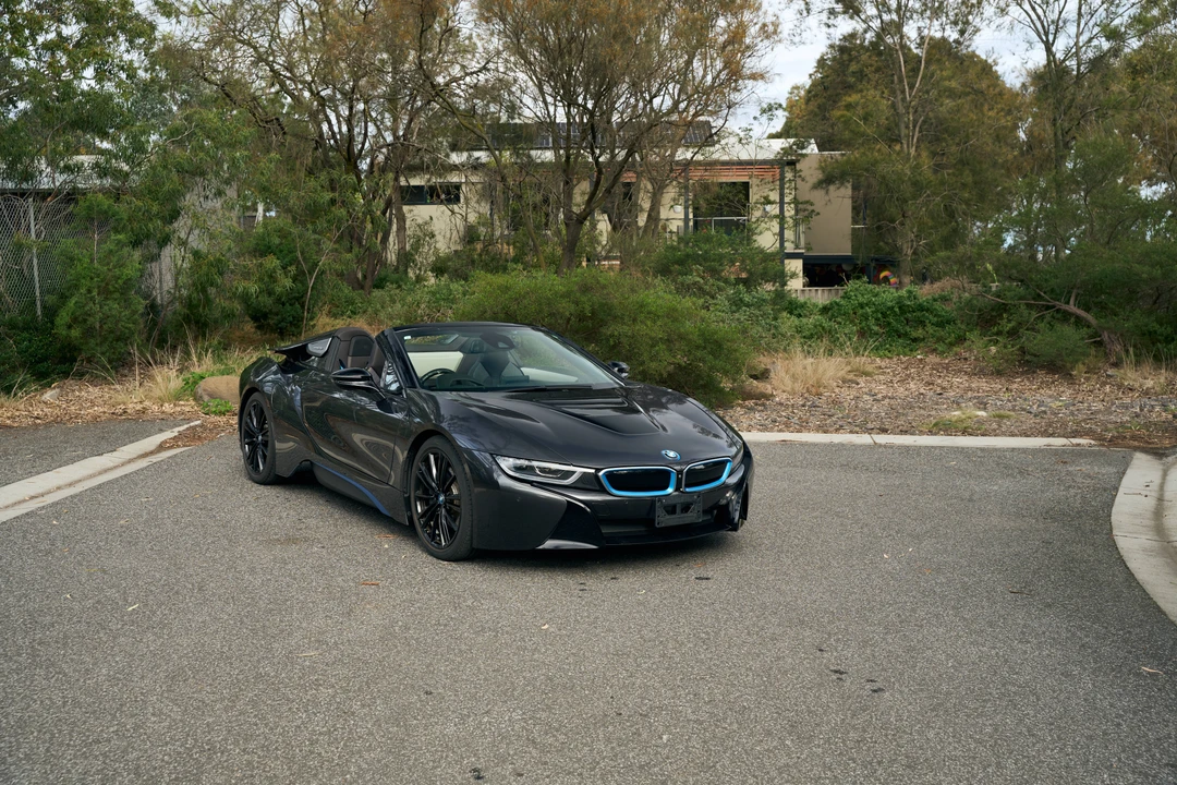 2020 BMW i8 - Image 3 of 31