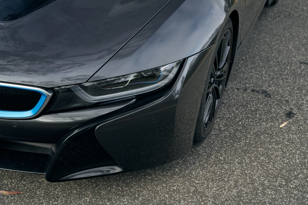 2020 BMW i8 - Image 24 of 31