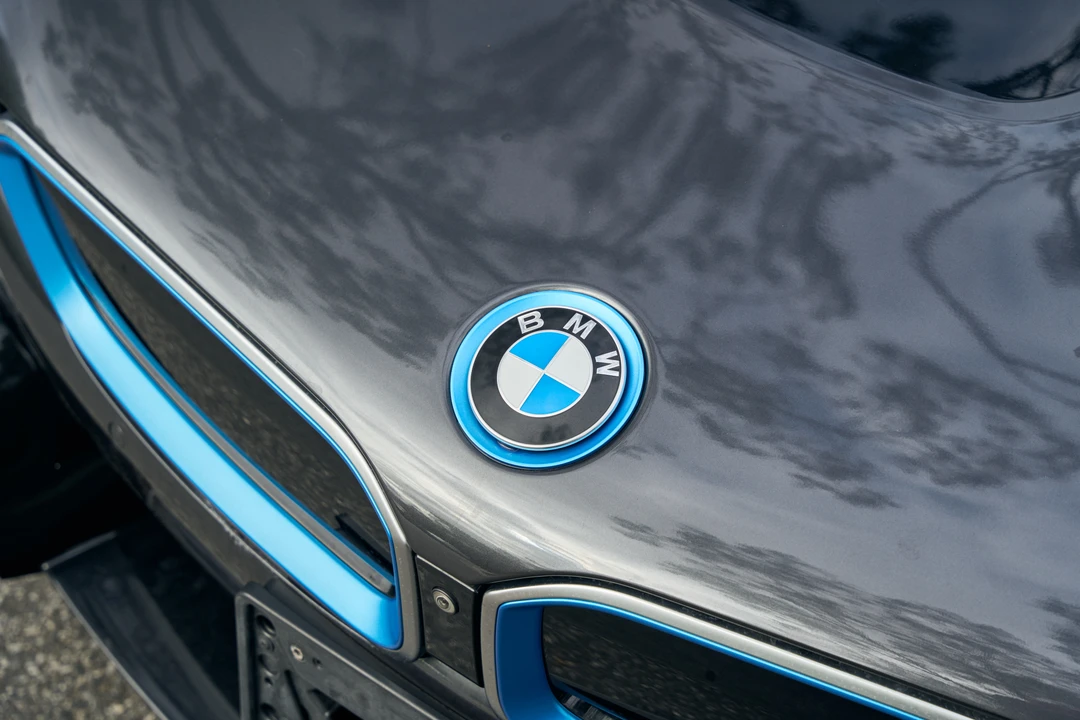 2020 BMW i8 - Image 25 of 31