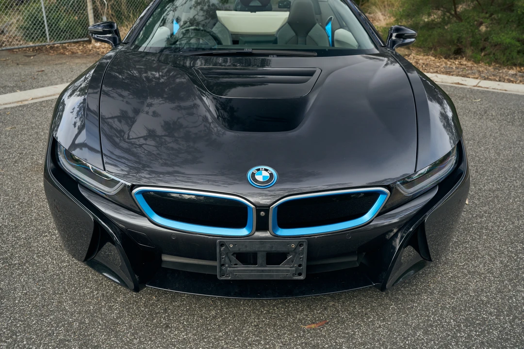 2020 BMW i8 - Image 17 of 31