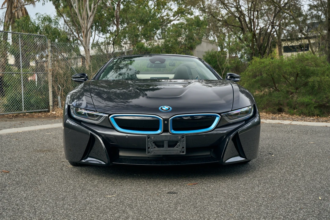 2020 BMW i8 - Image 9 of 31