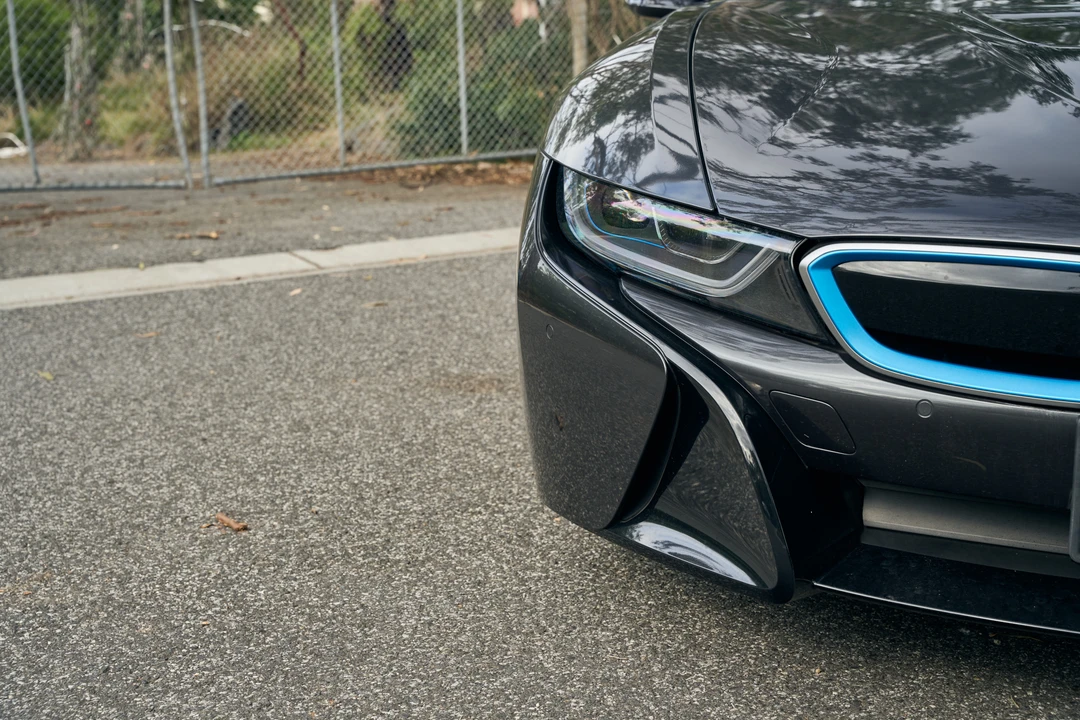 2020 BMW i8 - Image 18 of 31