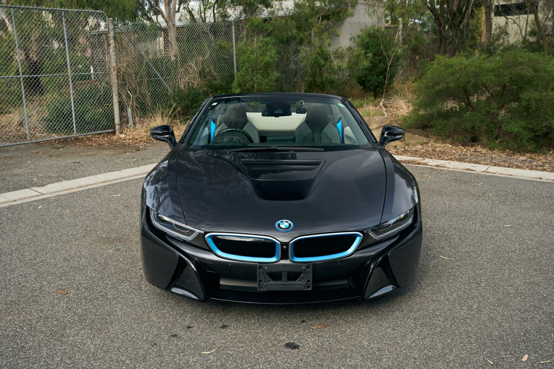 2020 BMW i8 - Image 2 of 31