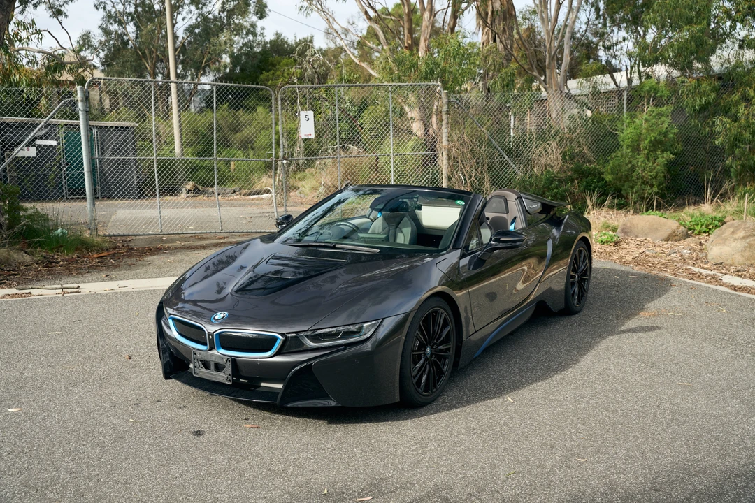 2020 BMW i8 - Image 8 of 31