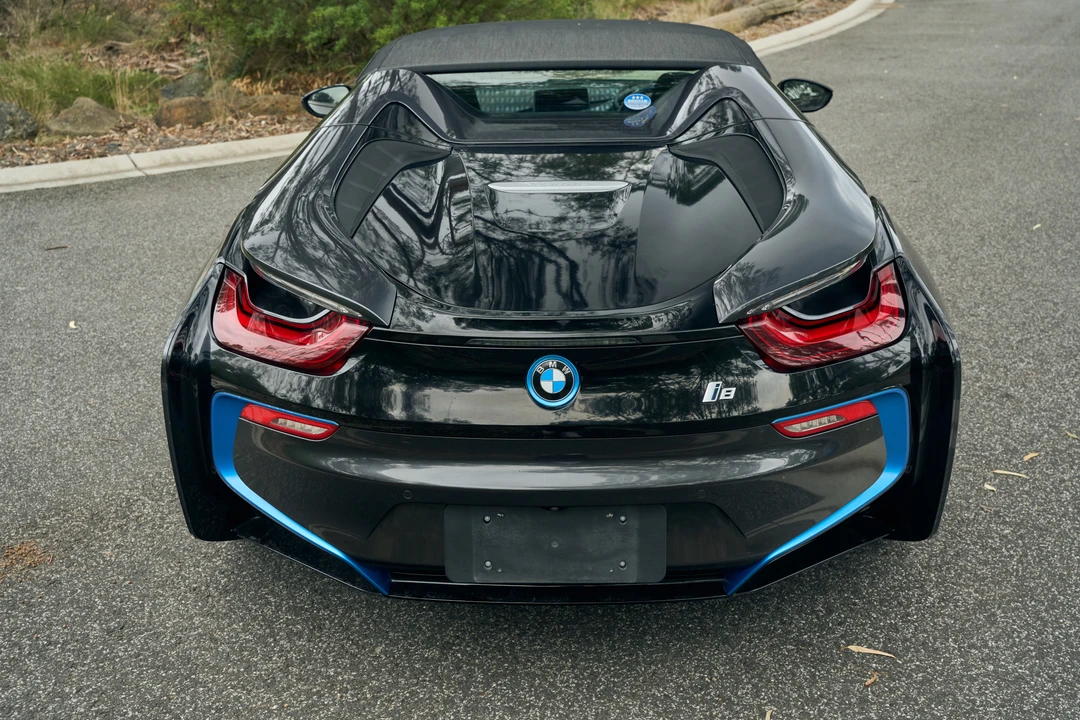 2020 BMW i8 - Image 12 of 31