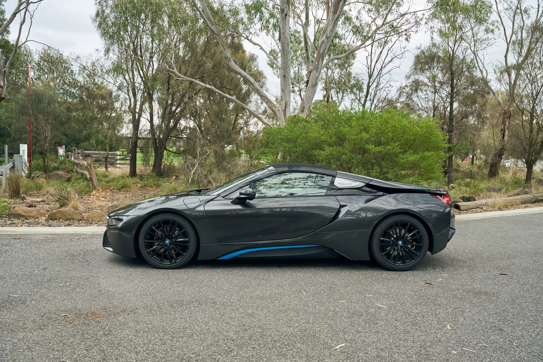 2020 BMW i8 - Image 7 of 31