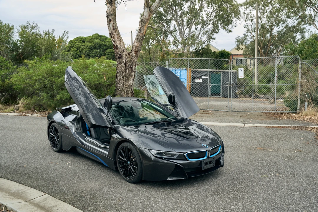 2020 BMW i8 - Image 10 of 31