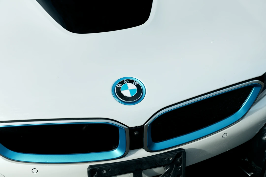 2020 BMW i8 - Image 21 of 31