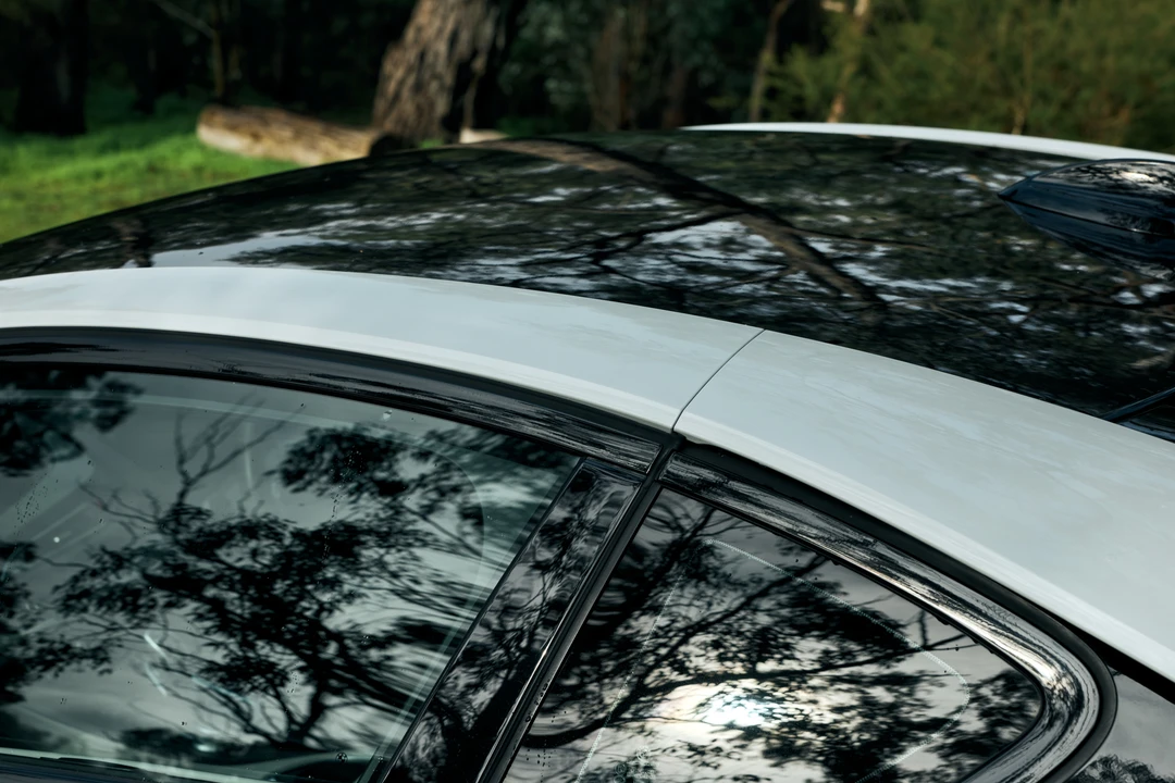 2020 BMW i8 - Image 30 of 31