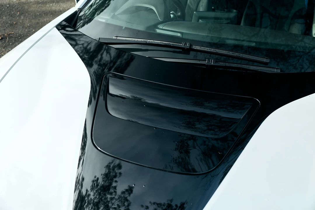 2020 BMW i8 - Image 25 of 31