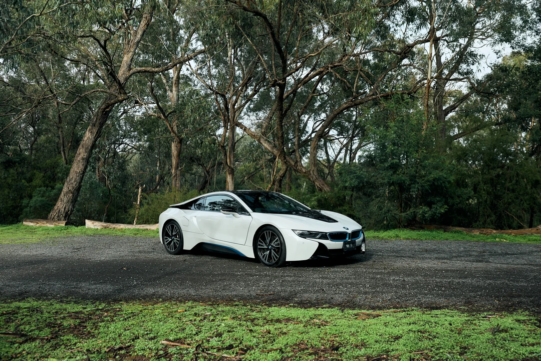 2020 BMW i8 - Image 13 of 31