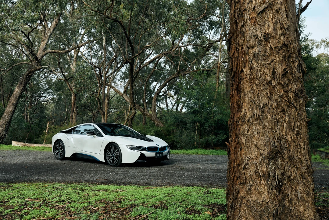 2020 BMW i8 - Image 16 of 31