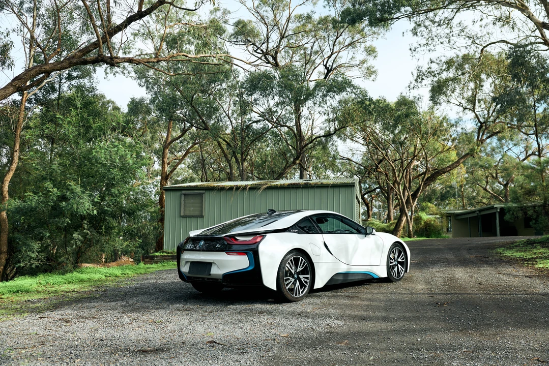 2020 BMW i8 - Image 7 of 31