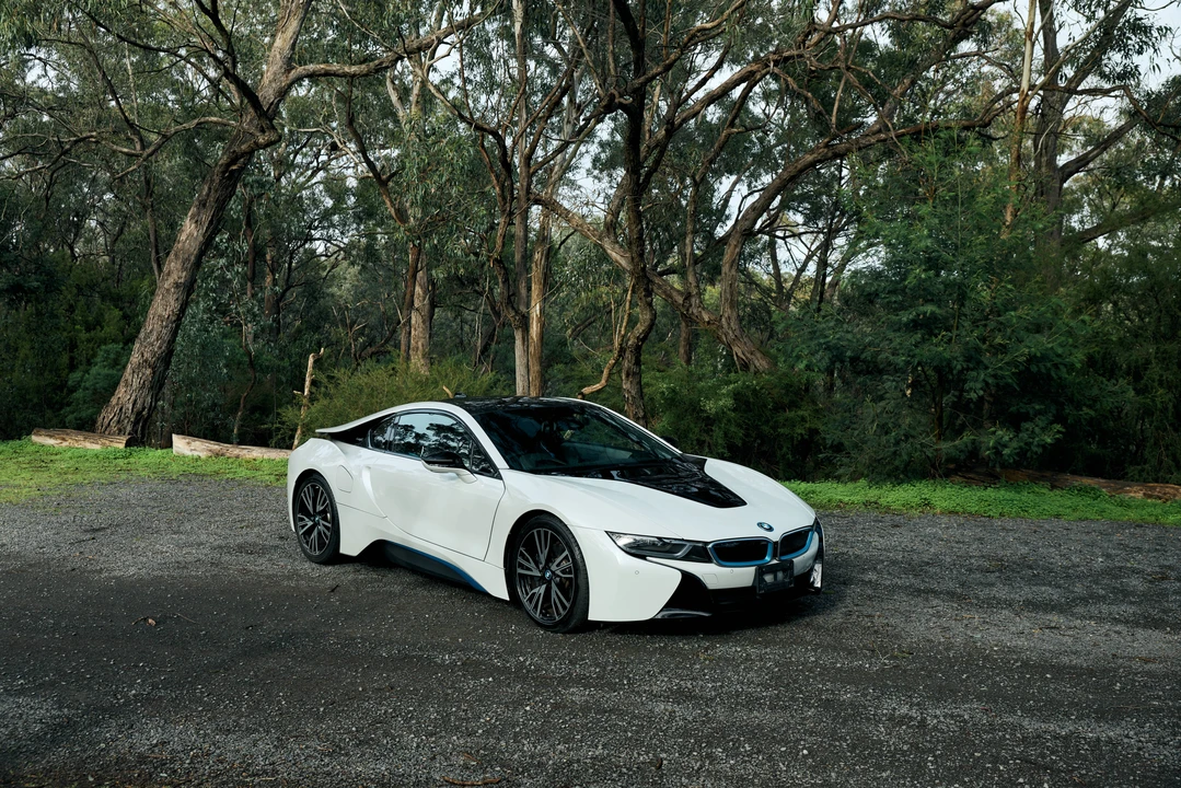 2020 BMW i8 - Image 9 of 31
