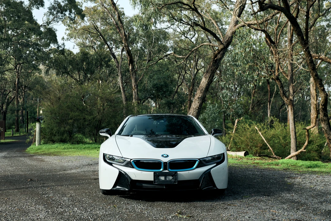 2020 BMW i8 - Image 2 of 31
