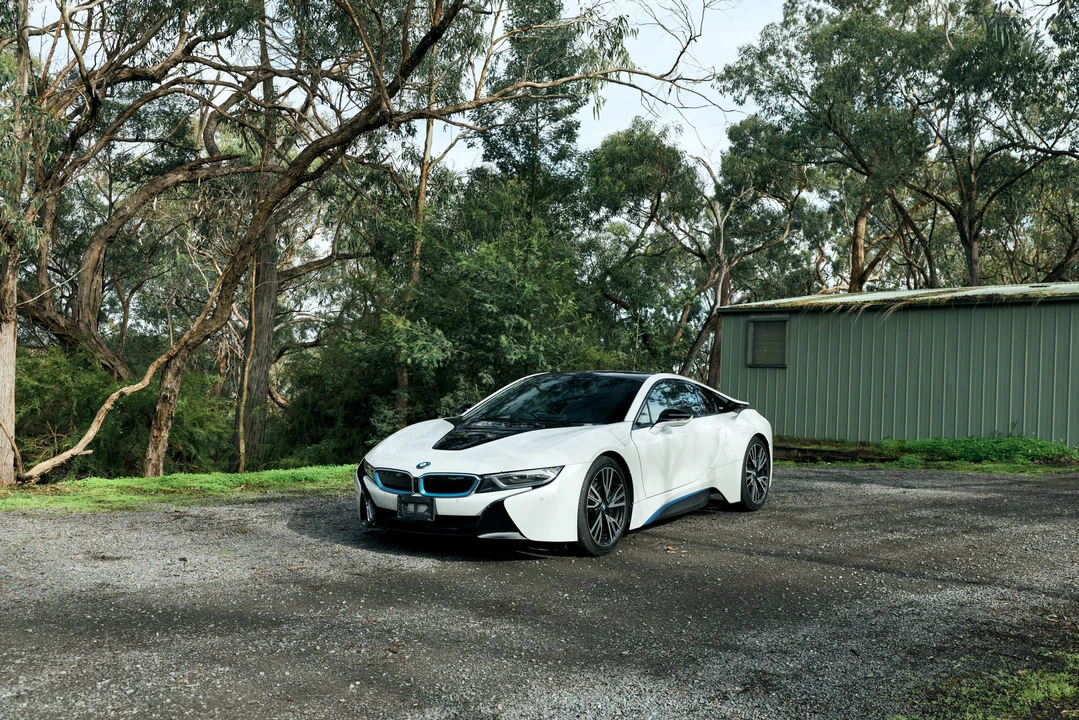 2020 BMW i8 - Image 11 of 31