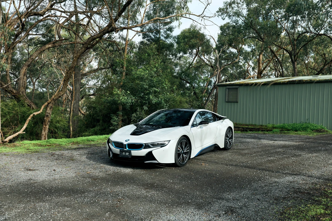 2020 BMW i8 - Image 15 of 31