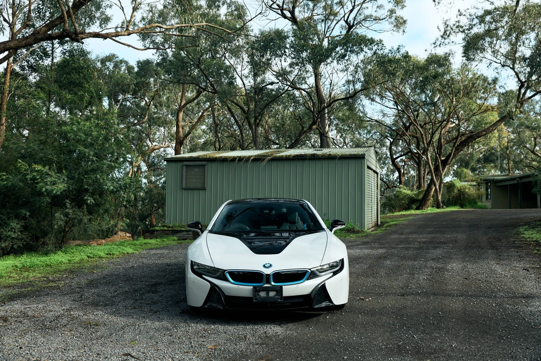 2020 BMW i8 - Image 14 of 31