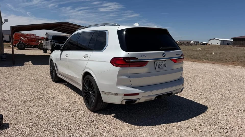 2020 BMW X7 - Image 3 of 10