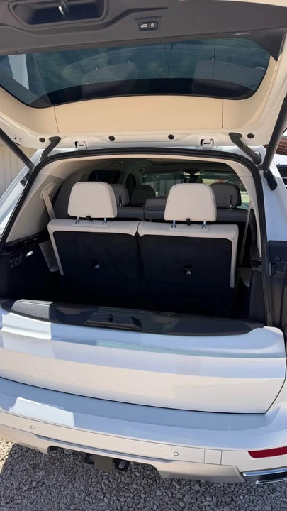 2020 BMW X7 - Image 9 of 10