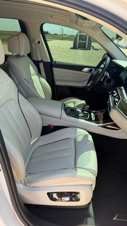 2020 BMW X7 - Image 7 of 10