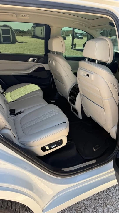 2020 BMW X7 - Image 8 of 10