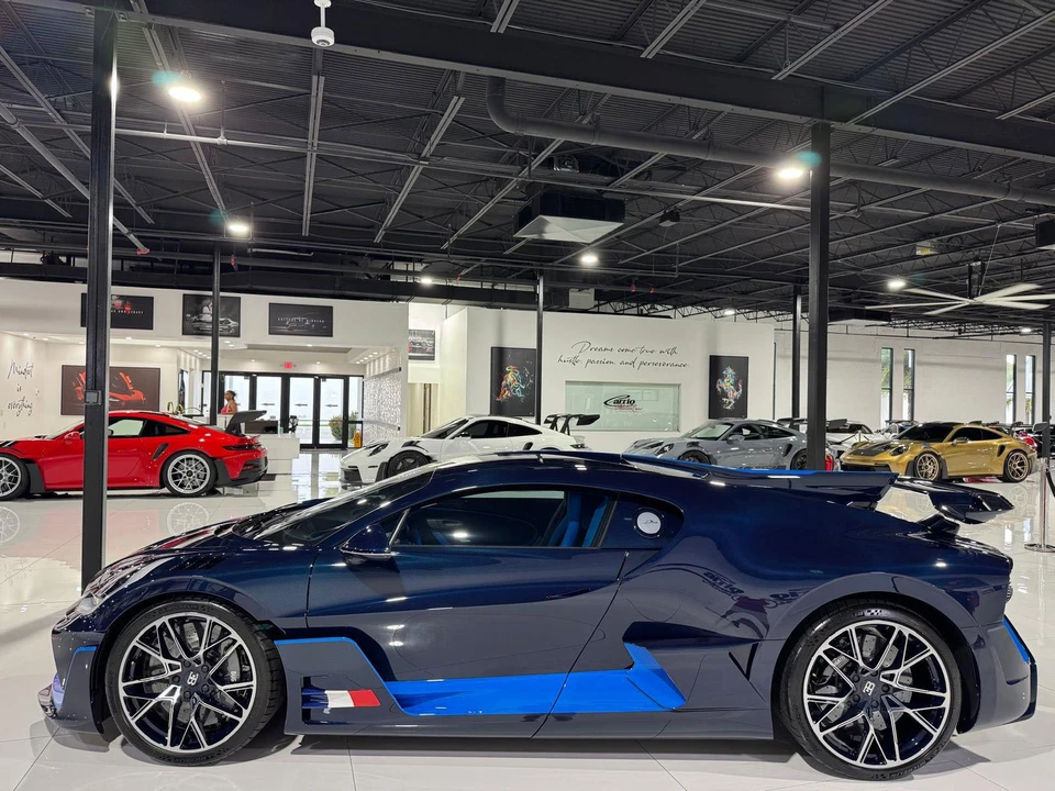 2020 Bugatti Chiron - Image 4 of 21