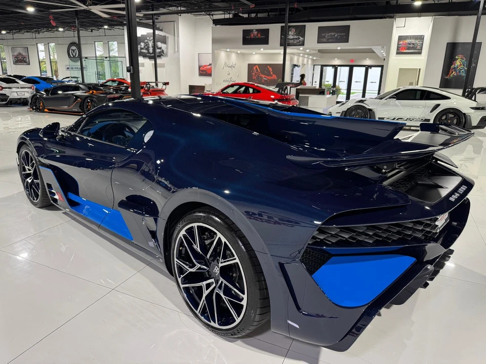 2020 Bugatti Chiron - Image 5 of 21