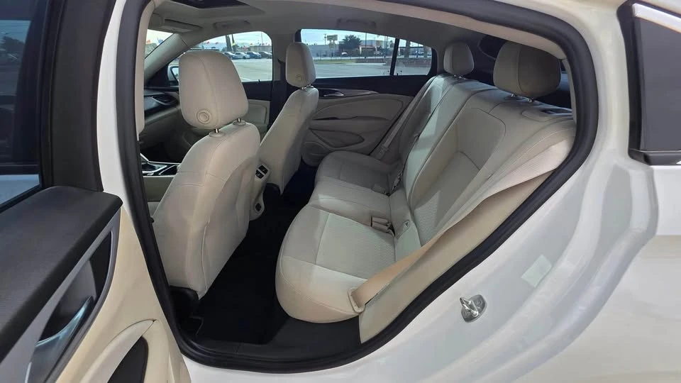 2020 Buick Regal - Image 9 of 10