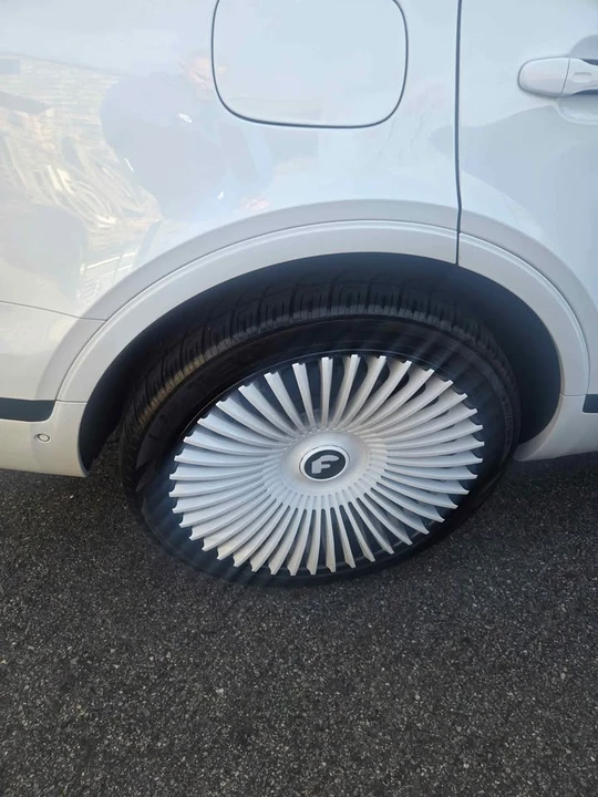 2020 Bentley Bentayga - Image 3 of 9