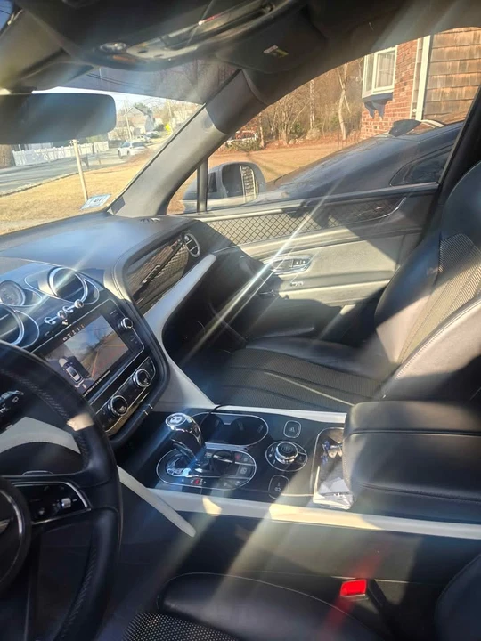 2020 Bentley Bentayga - Image 6 of 9