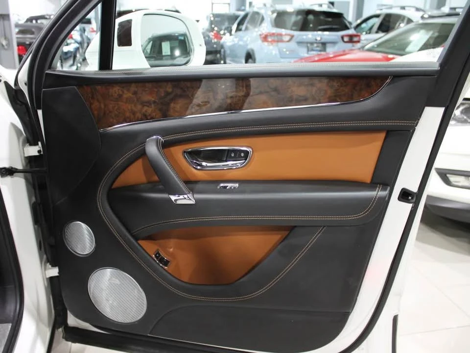 2020 Bentley Bentayga - Image 14 of 15