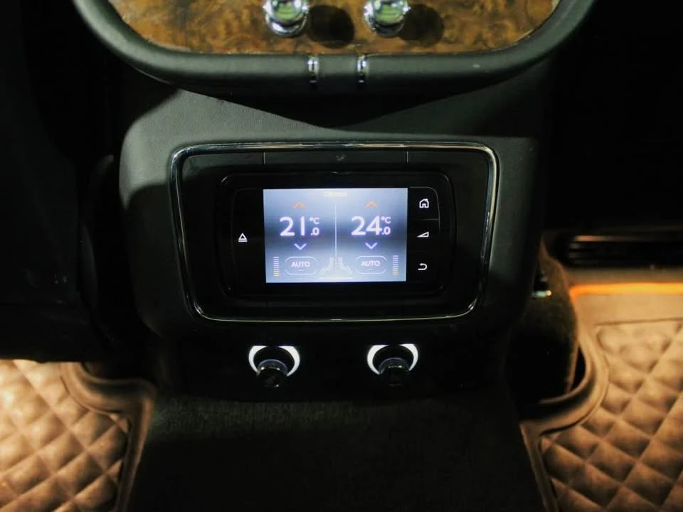 2020 Bentley Bentayga - Image 13 of 15