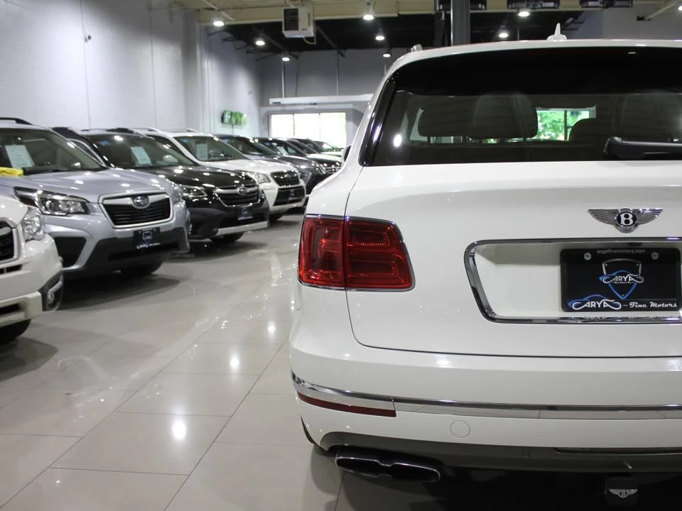 2020 Bentley Bentayga - Image 11 of 15
