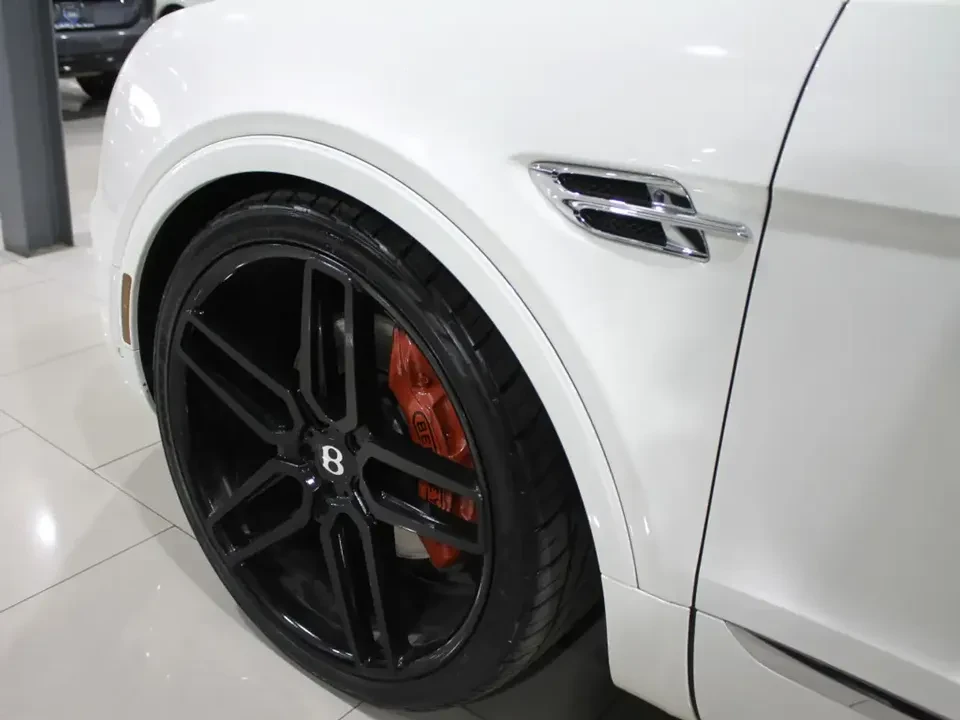 2020 Bentley Bentayga - Image 7 of 20