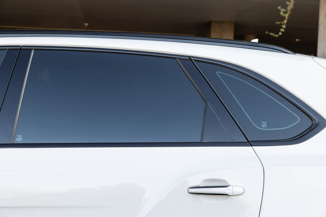 2020 Bentley Bentayga - Image 28 of 31