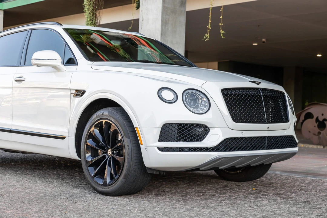 2020 Bentley Bentayga - Image 10 of 31