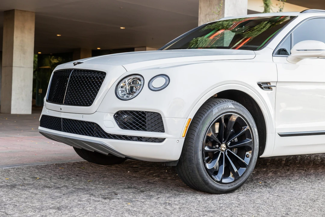 2020 Bentley Bentayga - Image 14 of 31