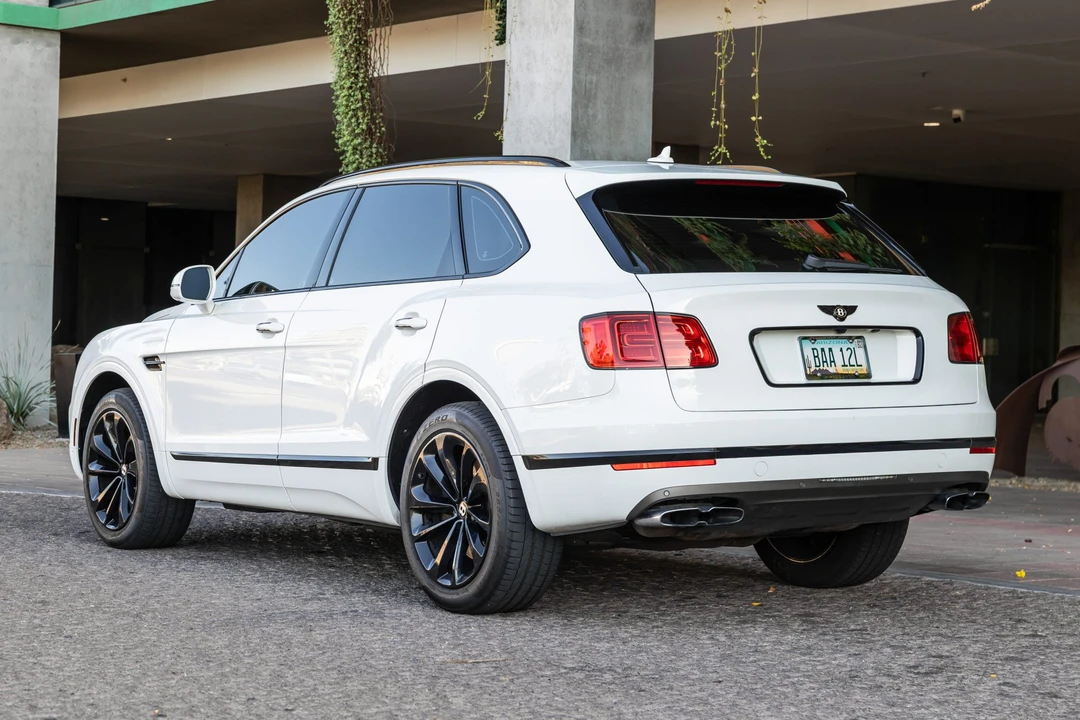 2020 Bentley Bentayga - Image 8 of 31