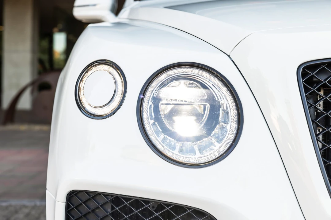 2020 Bentley Bentayga - Image 16 of 31