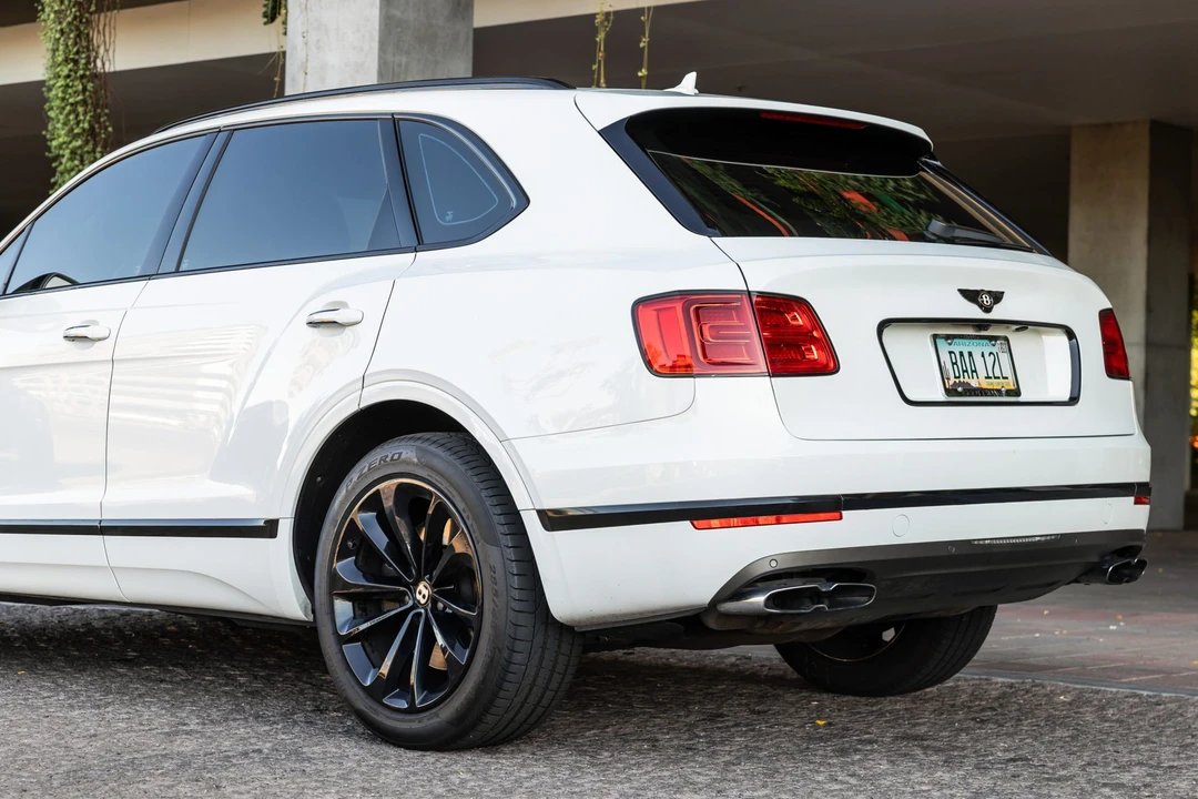 2020 Bentley Bentayga - Image 19 of 31