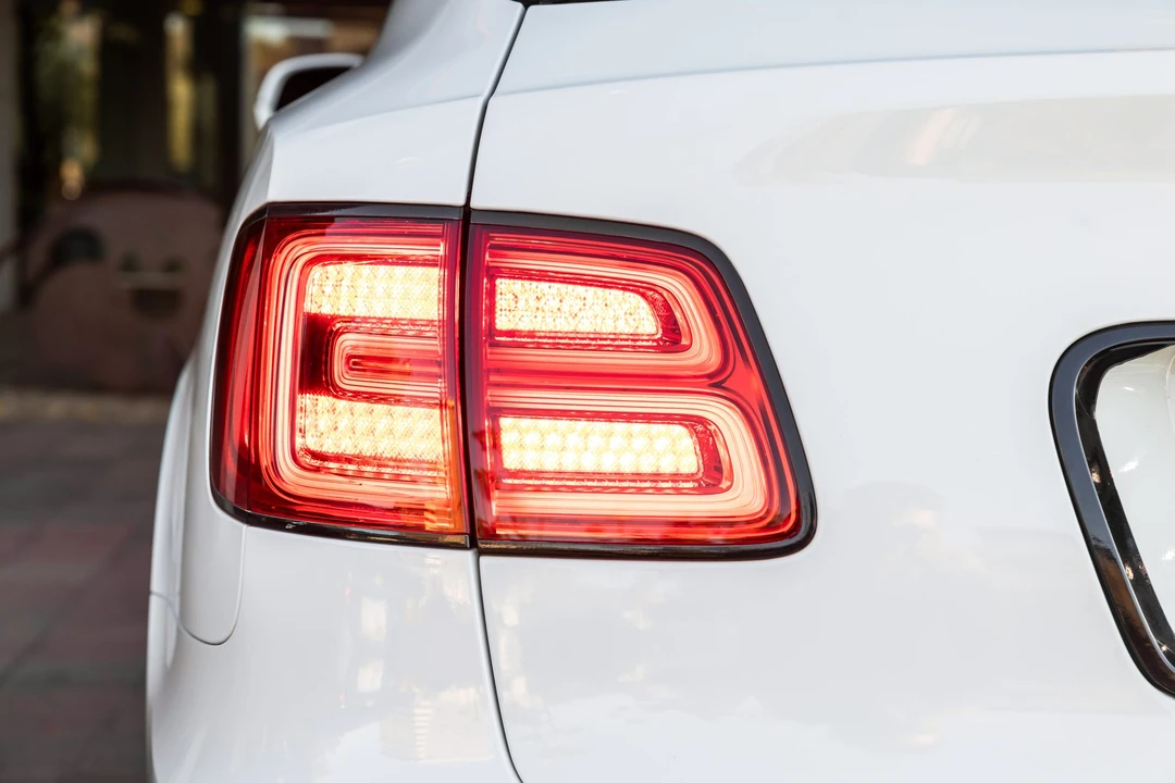 2020 Bentley Bentayga - Image 20 of 31