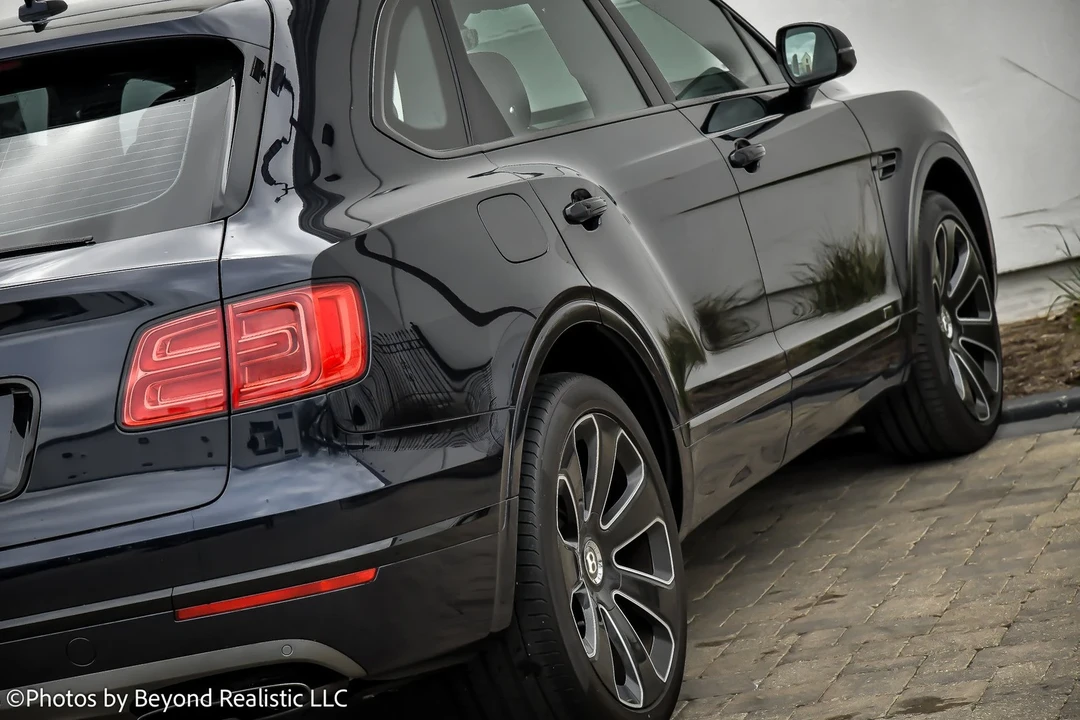 2020 Bentley Bentayga - Image 9 of 21
