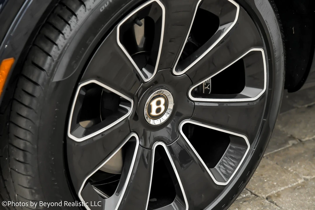 2020 Bentley Bentayga - Image 13 of 21