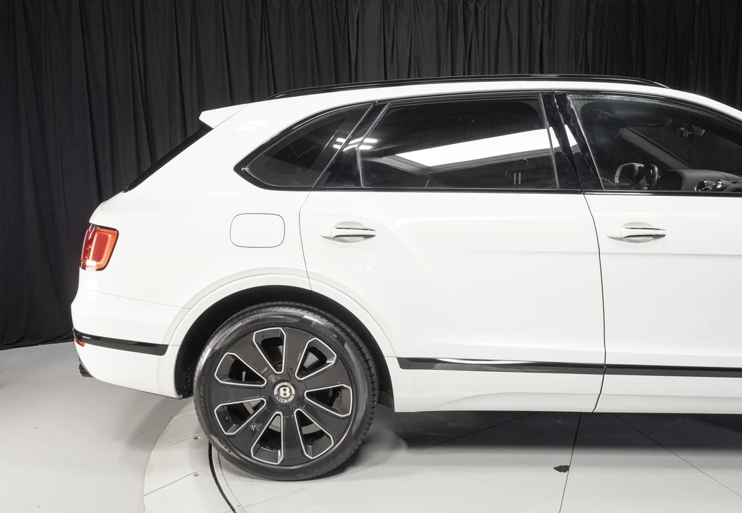 2020 Bentley Bentayga Mulliner - Image 24 of 31