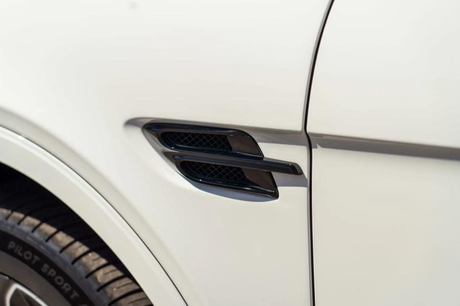 2020 Bentley Bentayga - Image 11 of 31